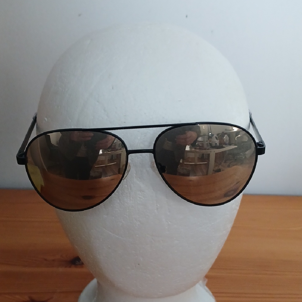 Betsey Johnson Black and Gold Aviator Polarized Glasses